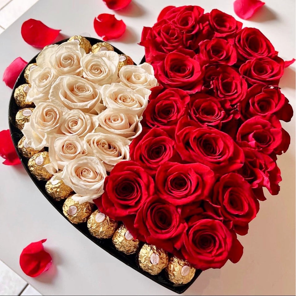 Sarkanas un Baltas Rozes Ziedu Kompozīcija "Ar mīlestību"