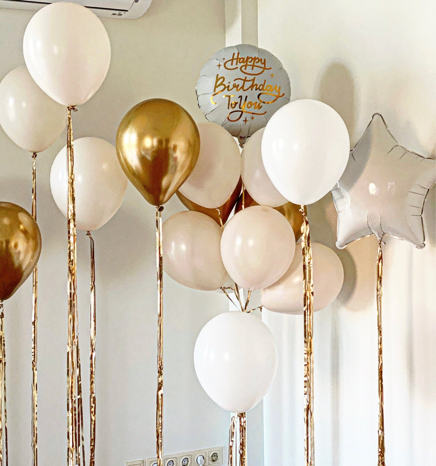 Hēlija Balonu Kompozīcija "Zelta Lietus" | Balloonparty.lv